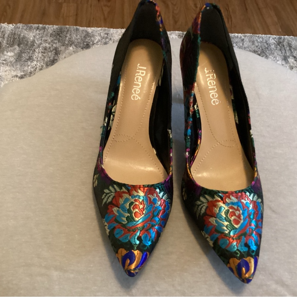 Womens J. Renee Maressa size 8.5 M  NWOB